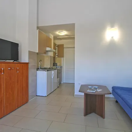 Apartments Milovan 1774 Liznjan Exterior photo