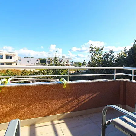 Apartments Milovan 1774 Liznjan Exterior photo