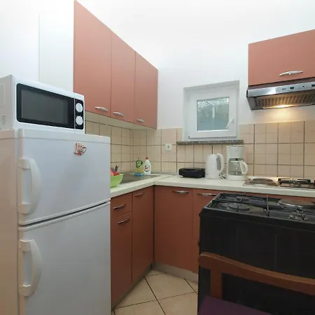 Apartments Milovan 1774 Liznjan Exterior photo